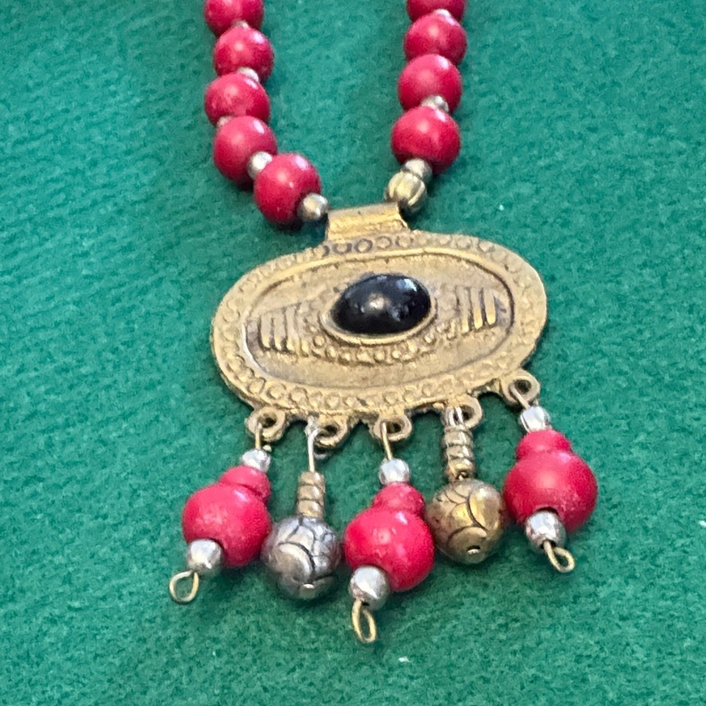 Vintage Unique One Of A Kind Bohemian Red and Gold Beaded Necklace - Picture 3 of 8